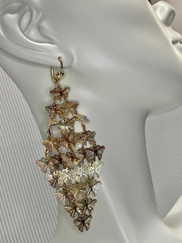 Imagen 1 de 4 de Aretes Estilo Filigrana En Oro Laminado 18k Forma Mariposa