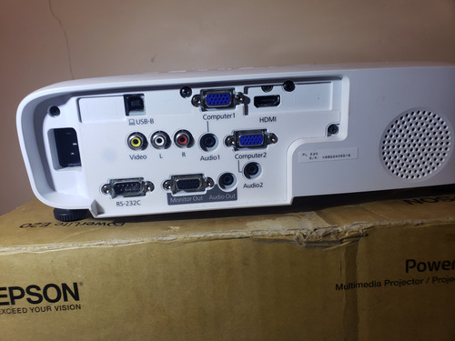 Proyector Epson Powerlite E20 Hdmi 3400 Lúmenes Seminuevo Blanco