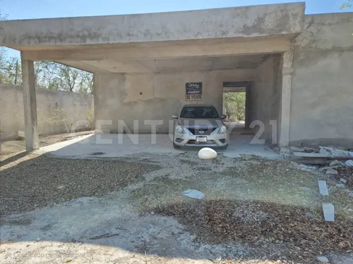 Residencia En Construcción, 1586 M2 De Terreno En Campo Bravo, Mérida, Yucatán.