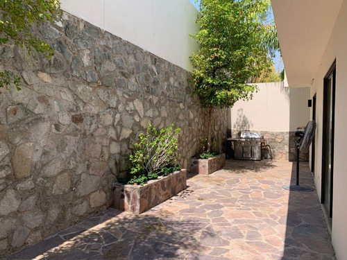 Imagen 8 de 27 de Casa Venta Dos Niveles Área Común Con Alberca Al Norte De Hermosillo.