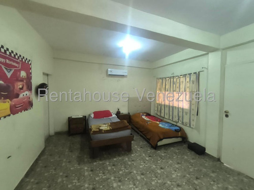 Bella Casa Duplex Ubicada En Conjunto Cerrado Con Vigilancia 24 Hrs, Sala Comedor Concepto Abierto, Cocina Empotrada Moderna Con Tope De Cuarzo,area De Faena, Patio,terraza Con Escaleras Independiente