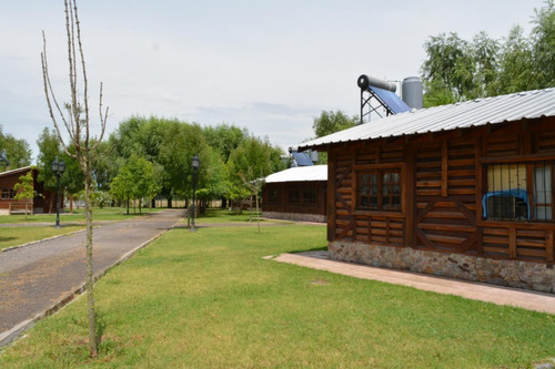 Imagen 17 de 30 de Venta De Hermoso Complejo De Cabañas Con Galpón En Guernica