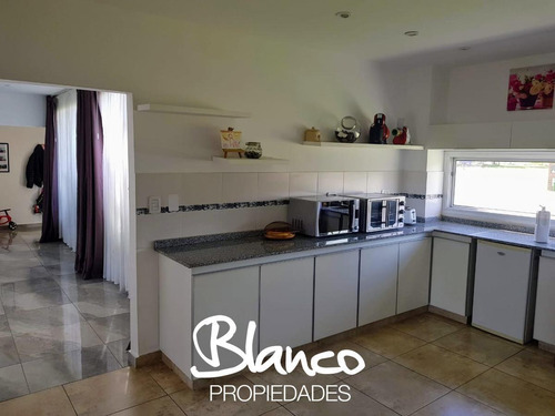 A Laguna! Venta De Excelente Propiedad De Dos Plantas Dentro Del Barrio San Matías