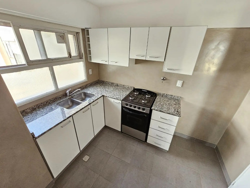 Av Libertador 600 Dpto 2 Ambientes Reciclado A Nuevo, Balcon