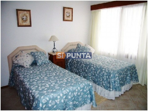 Imagen 5 de 9 de Casa En Venta - Playa Mansa