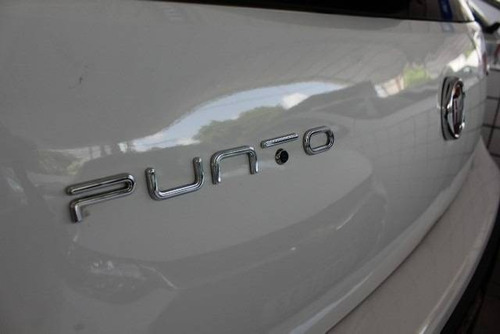 Imagem 6 de 8 de Fiat Punto 1.4 Attractive 8v Flex 4p Manual
