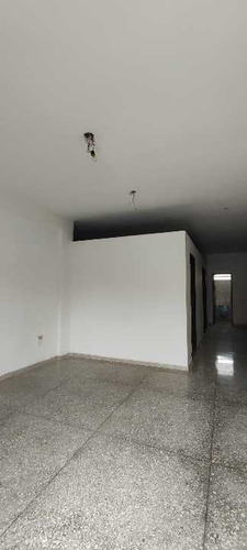 Imagen 2 de 5 de Local En Venta Tocuyito Municipio Libertador