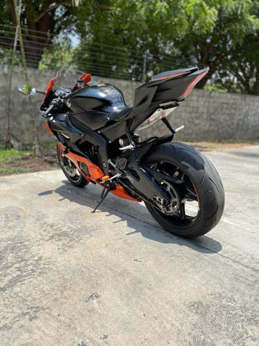 Yamaha R6