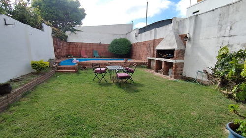 Casa En Venta  Alta Córdoba - Patio Y Pileta - Excelente Ubicación