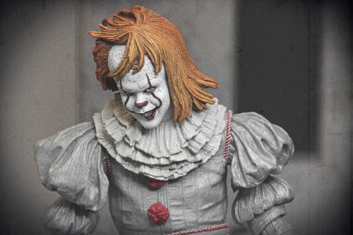 It (2017) Ultimate Pennywise (well House) Oficial Neca