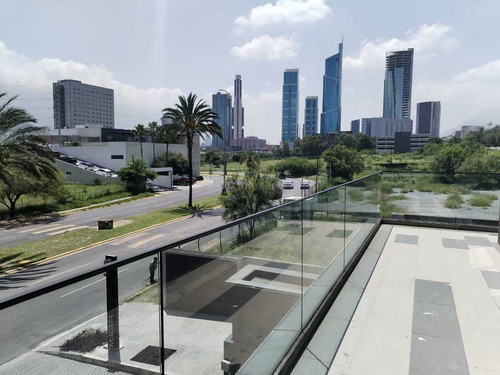 Local Comercial En Renta En Valle Oriente En San Pedro Garza García