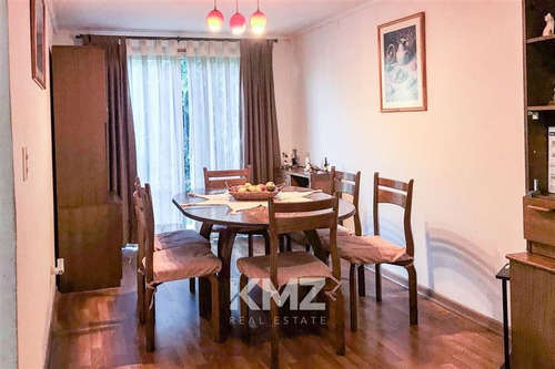 Casa En Venta De 8 Dorm. En La Florida