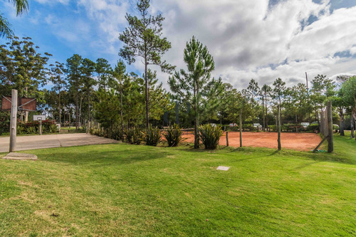 Apartamento En Alquiler De 2 Dormitorios En Haras Del Lago
