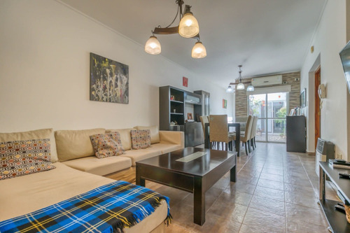 Imagen 2 de 30 de Casas Con Tres Dormitorios En Venta En La Plata