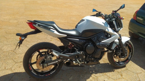 Imagem 1 de 8 de Yamaha Xj6
