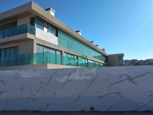 Imagen 25 de 28 de Apartamentos Sobre Playa De Las Grutas En Punta Ballena - Punta Del Este Peninsula
