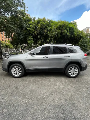 Jeep Cherokee 3.2 Longitude