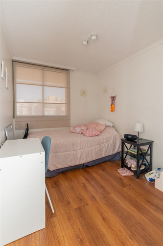 Departamento En Arriendo De 2 Dorm. En Las Condes / Bali Hai