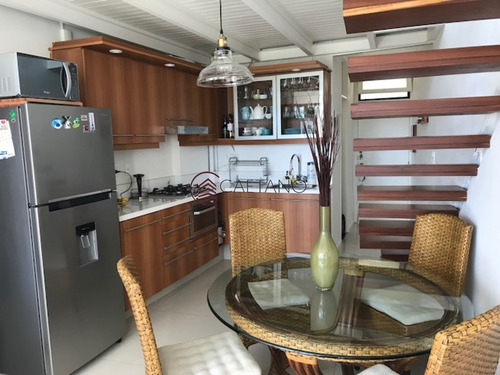 Luminoso Duplex En Venta En Complejo Arcobaleno Con Vista A La Isla Gorriti- Ref: 2559