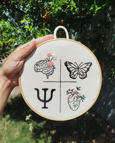 Bordados 100% Feitos A Mão