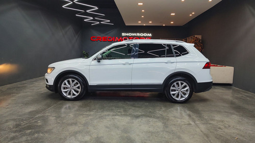 Volkswagen Tiguan 1.4 Comfortline 7p At piel