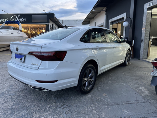 Volkswagen Jetta 1.4 R-line 250 Tsi Flex Aut. 4p