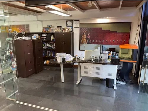 Oficina Remodelada Minimalista