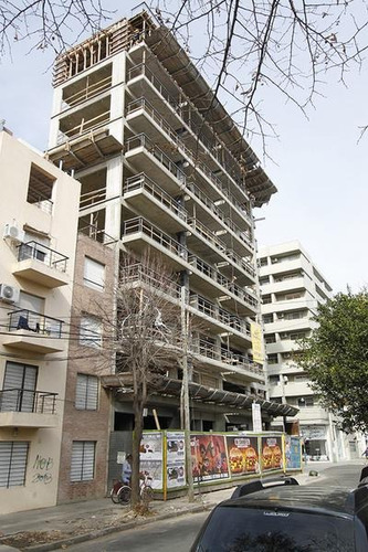 Imagen 2 de 2 de Edificio - Centro Oeste