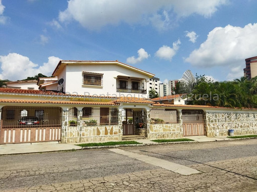 Casa En Venta En Valles De Camoruco Valencia Carabobo Amplia Comoda Con Jardin Y Area Social Para El Disfrute Familiar Mmmp