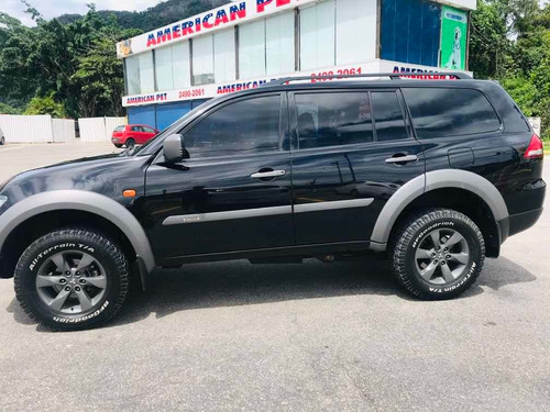Mitsubishi Pajero Outdoor