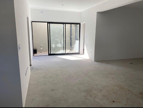Imagen 3 de 11 de Casa En La Plata - Calle 37 E/ 22 Y 23 - Dacal Bienes Raices