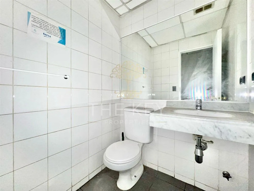 Oficina En Arriendo En Calle Encomenderos, Barrio El Golf