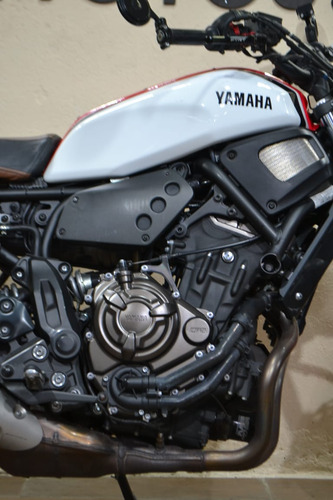 Neo-retro Yamaha Xsr 700, Atractiva Con Excelente Manejo