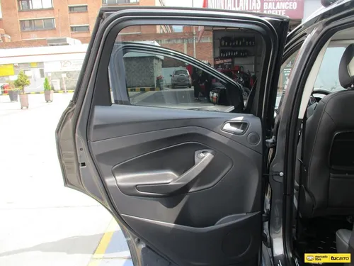 Ford Escape TITANIUM 4X4 2000CC AT AA