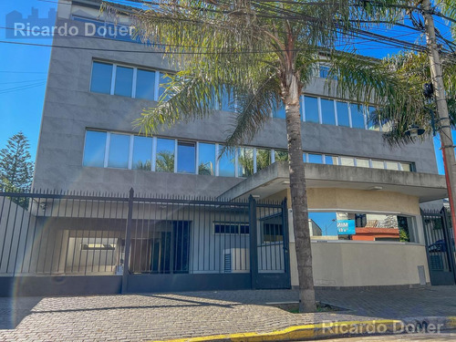 Imagen 2 de 30 de Excelente Edificio De Oficinas En Olivos