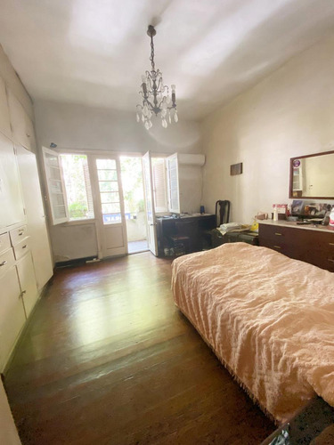 Venta Casa De 4 Dormitorios, Amplio Garage Y Patio En Pocitos