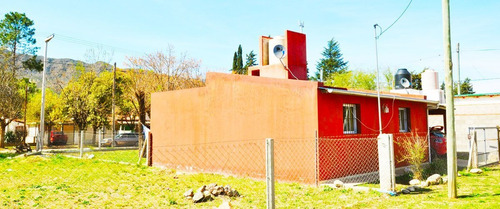 Imagen 3 de 12 de Casa En Venta De 2 Dormitorios C/ Cochera En Bialet Massé