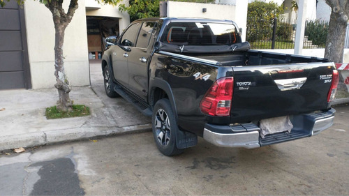 Imagen 4 de 10 de Toyota Hilux 2019 2.8 Cd Srx 177cv 4x4