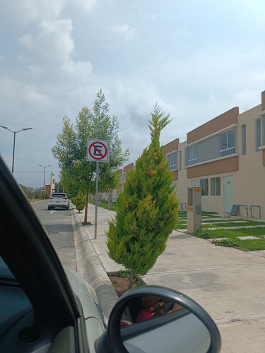 Casa Y Deptos De 2 A 3 Recámaras, Portón Seguridad, Etc.