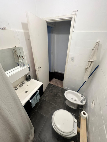 Venta Departamento De 2 Ambientes Muy Amplios Excelente Ubicación En Almagro