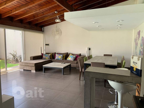 Imagen 3 de 29 de Venta Casa En El Cerro De Las Rosas, Moderna, Impecable De 3 Dormitorios Con Pileta Climatizada Y Calefacción Central.
