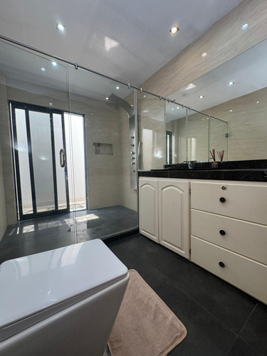 D.d Casa De Lujo En Venta Con Piscina Urb Lomas Del Sol