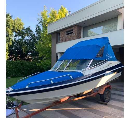 Lancha. Casco Genua 4,90 Motor Mercury 75 Hp