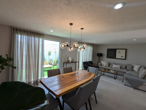 Casa En Venta En La Vista Residencial El Refugio Queretaro