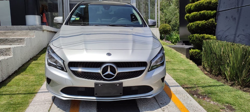 Imagen 3 de 15 de Mercedes Benz Cla 200 Sport 2019 Plata