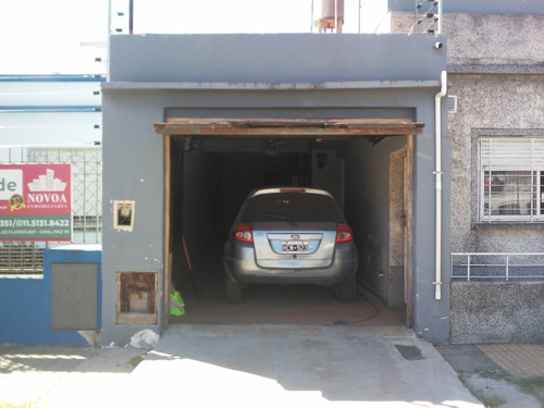 Casa De 4 Ambientes Y 2 Baños En Bernal Oeste.