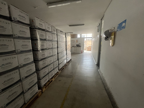 Benta Bodega La Reina 1375 M2 Y 990 Ms Construidos