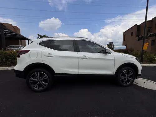 Nissan Qashqai Sense Connect
