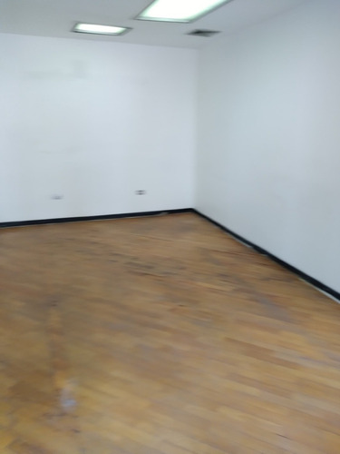 Imagen 13 de 29 de Alquilo Oficinas En Los Palos Grandes
