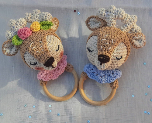 Imagen 2 de 6 de Ciervo Matilda Sonajero Mordillo Tejido A Mano Crochet